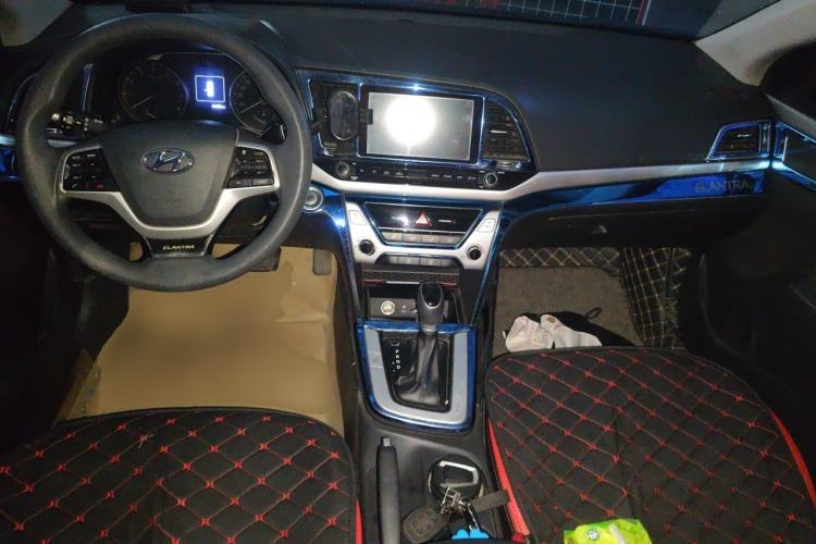 Used Hyundai Elantra (6th Generation / Lingdong) 2016 1.6L Automatic ZhiXuan – Elite Version Center Console