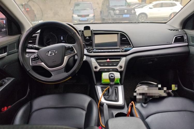 Used Hyundai Elantra (6th Generation / Lingdong) 2016 1.6L Automatic ZhiXuan – Elite Version Center Console