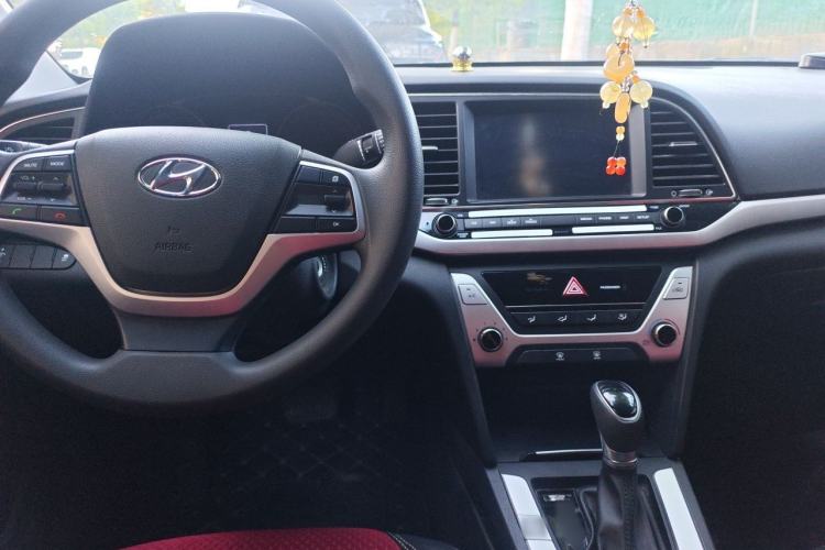 Used Hyundai Elantra (6th Generation / Lingdong) 2016 1.6L Automatic ZhiXuan – Elite Version Center Console