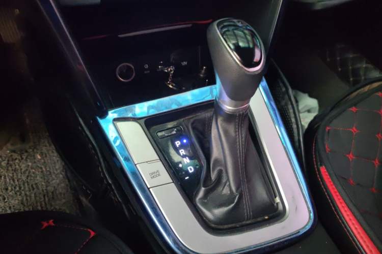 Used Hyundai Elantra (6th Generation / Lingdong) 2016 1.6L Automatic ZhiXuan – Elite Version Gear Lever