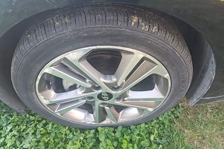 Used Hyundai Elantra (6th Generation / Lingdong) 2016 1.6L Automatic ZhiXuan – Elite Version Left Front Wheel Hub