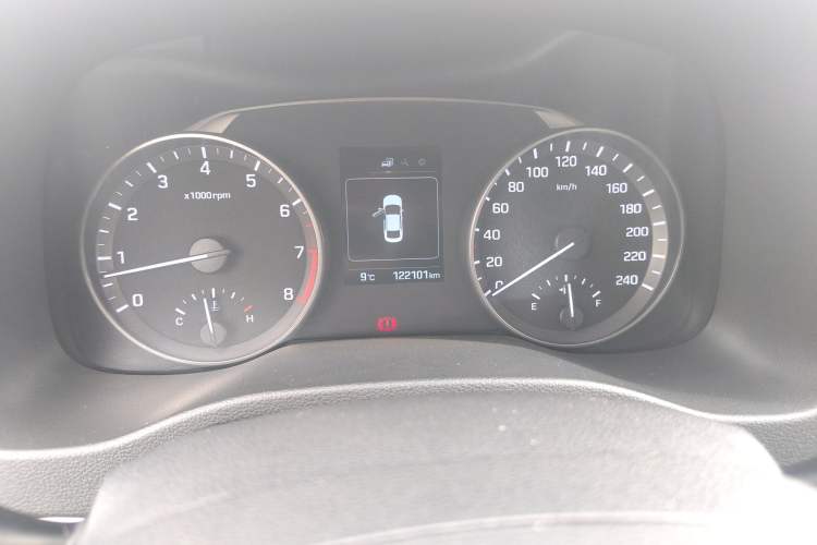 Used Hyundai Elantra (6th Generation / Lingdong) 2016 1.6L Manual ZhiXuan · Dynamic Model Odometer Close Up