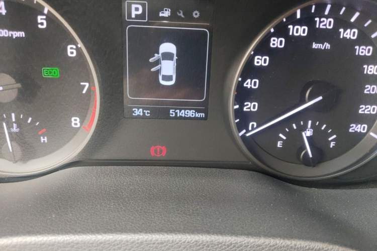 Used Hyundai Elantra (6th Generation / Lingdong) 2016 1.6L Automatic ZhiXuan – Elite Version Odometer Close Up