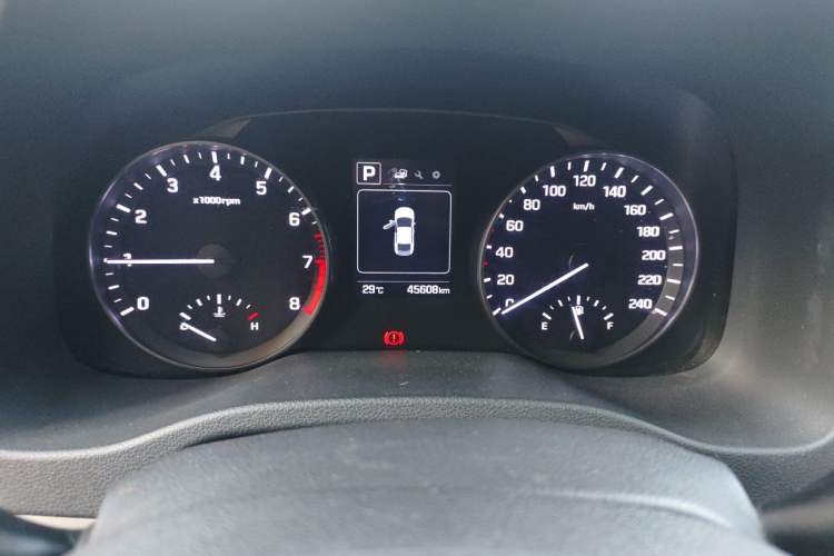 Used Hyundai Elantra (6th Generation / Lingdong) 2016 1.6L Automatic ZhiXuan – Elite Version Odometer Close Up