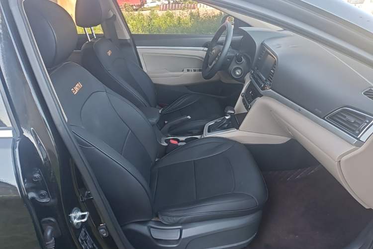Used Hyundai Elantra (6th Generation / Lingdong) 2016 1.6L Automatic ZhiXuan – Elite Version Right Front Seat