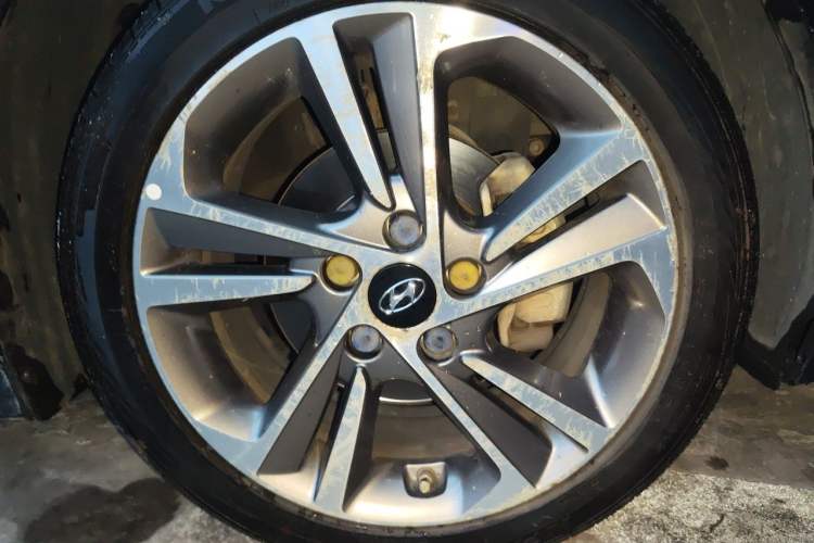 Used Hyundai Elantra (6th Generation / Lingdong) 2016 1.6L Automatic ZhiXuan – Elite Version Right Front Wheel Hub