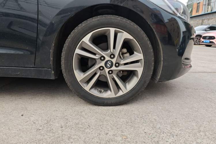 Used Hyundai Elantra (6th Generation / Lingdong) 2016 1.6L Automatic ZhiXuan – Elite Version Right Front Wheel Hub
