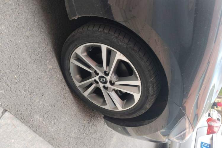 Used Hyundai Elantra (6th Generation / Lingdong) 2016 1.6L Automatic ZhiXuan – Elite Version Right Front Wheel Hub