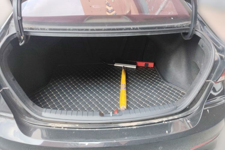 Used Hyundai Elantra (6th Generation / Lingdong) 2016 1.6L Automatic ZhiXuan – Elite Version Trunk