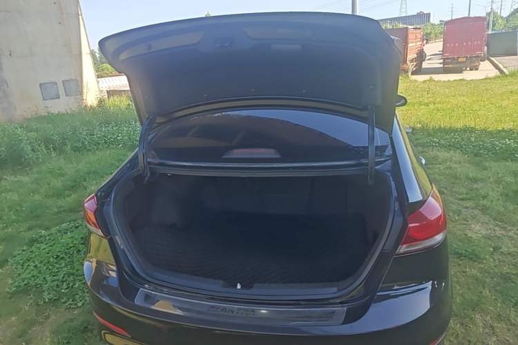 Used Hyundai Elantra (6th Generation / Lingdong) 2016 1.6L Automatic ZhiXuan – Elite Version Trunk