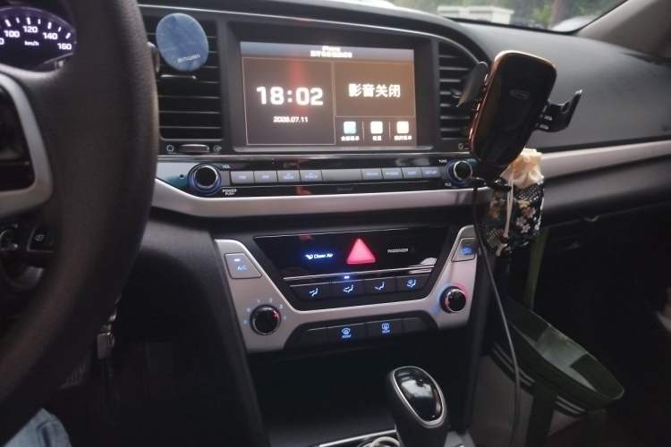 Used Hyundai Elantra (6th Generation / Lingdong) 2016 1.6L Automatic ZhiXuan – Elite Version Audio And AC Panel
