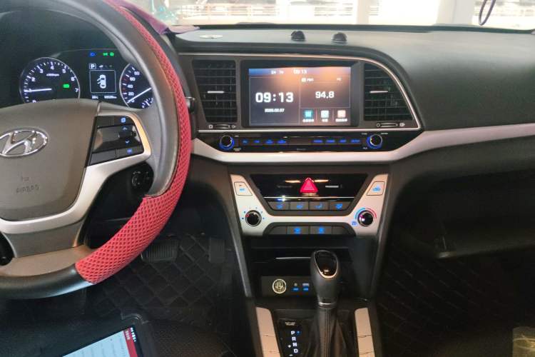 Used Hyundai Elantra (6th Generation / Lingdong) 2016 1.6L Automatic ZhiXuan – Elite Version Audio And AC Panel