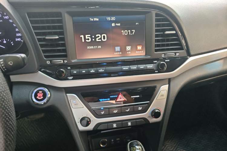 Used Hyundai Elantra (6th Generation / Lingdong) 2016 1.6L Automatic ZhiXuan – Elite Version Audio And AC Panel
