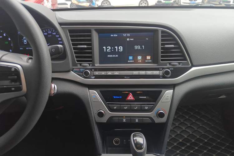Used Hyundai Elantra (6th Generation / Lingdong) 2016 1.6L Automatic ZhiXuan – Elite Version Audio And AC Panel