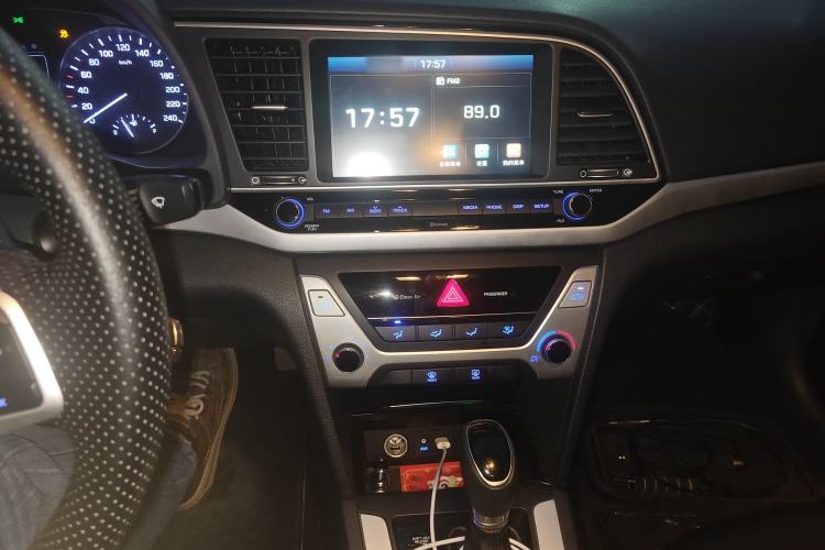 Used Hyundai Elantra (6th Generation / Lingdong) 2016 1.6L Automatic ZhiXuan – Elite Version Audio And AC Panel