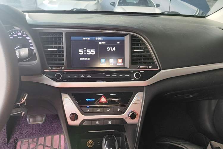 Used Hyundai Elantra (6th Generation / Lingdong) 2016 1.6L Automatic ZhiXuan – Elite Version Audio And AC Panel
