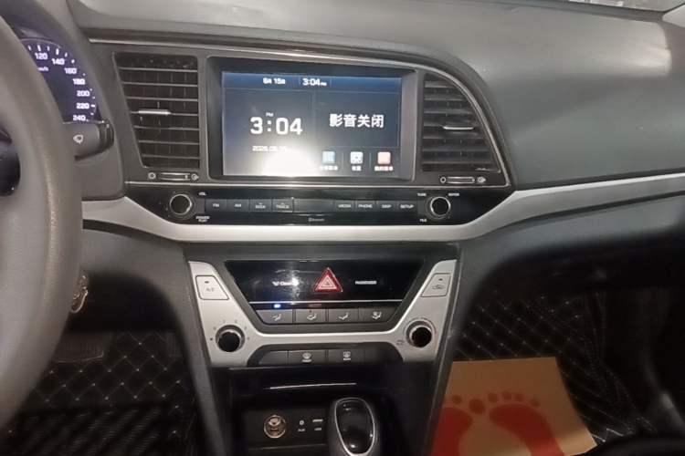 Used Hyundai Elantra (6th Generation / Lingdong) 2016 1.6L Automatic ZhiXuan – Elite Version Audio And AC Panel