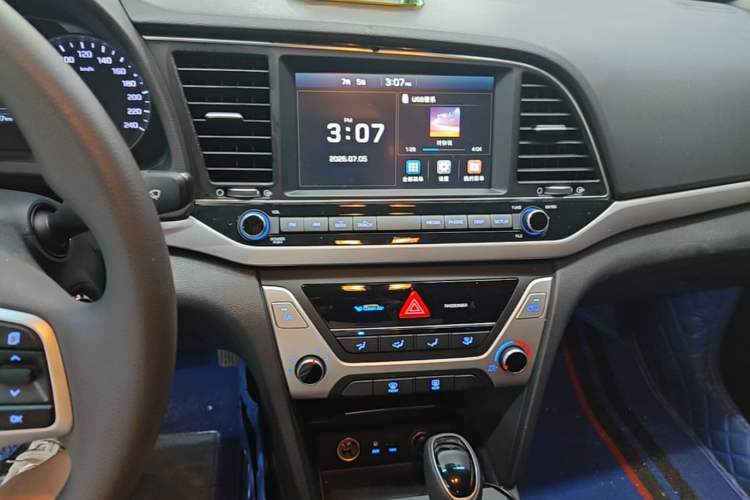 Used Hyundai Elantra (6th Generation / Lingdong) 2016 1.6L Automatic ZhiXuan – Elite Version Audio And AC Panel