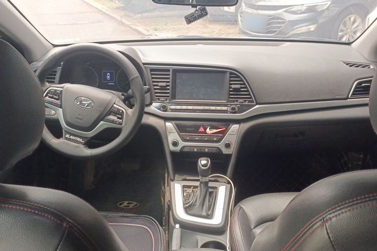 Used Hyundai Elantra (6th Generation / Lingdong) 2016 1.6L Automatic ZhiXuan – Elite Version Center Console