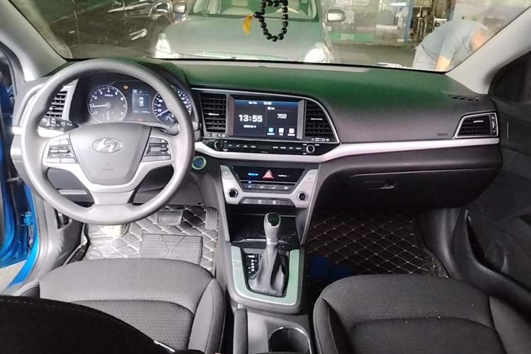 Used Hyundai Elantra (6th Generation / Lingdong) 2016 1.6L Automatic ZhiXuan – Elite Version Center Console