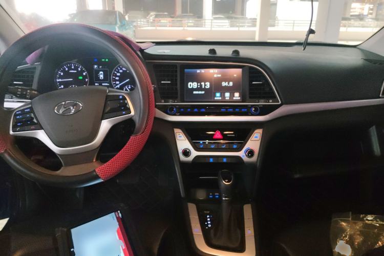 Used Hyundai Elantra (6th Generation / Lingdong) 2016 1.6L Automatic ZhiXuan – Elite Version Center Console
