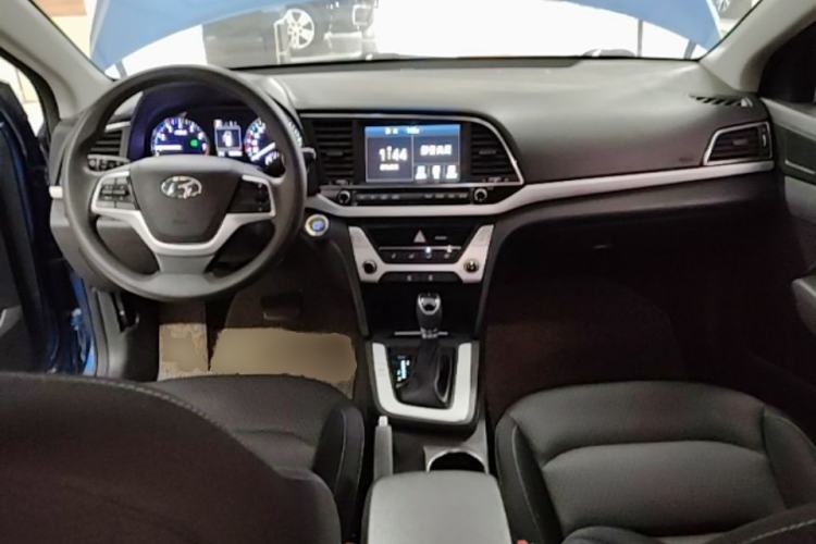 Used Hyundai Elantra (6th Generation / Lingdong) 2016 1.6L Automatic ZhiXuan – Elite Version Center Console