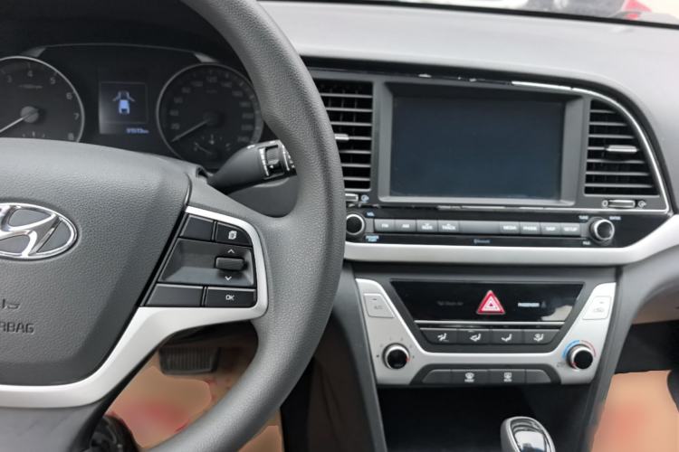 Used Hyundai Elantra (6th Generation / Lingdong) 2016 1.6L Automatic ZhiXuan – Elite Version Center Console