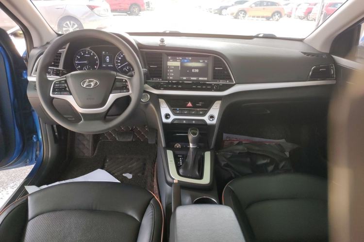 Used Hyundai Elantra (6th Generation / Lingdong) 2016 1.6L Automatic ZhiXuan – Elite Version Center Console