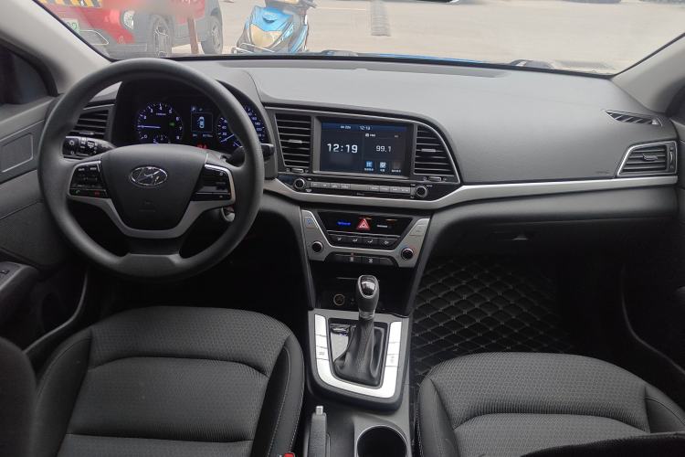 Used Hyundai Elantra (6th Generation / Lingdong) 2016 1.6L Automatic ZhiXuan – Elite Version Center Console