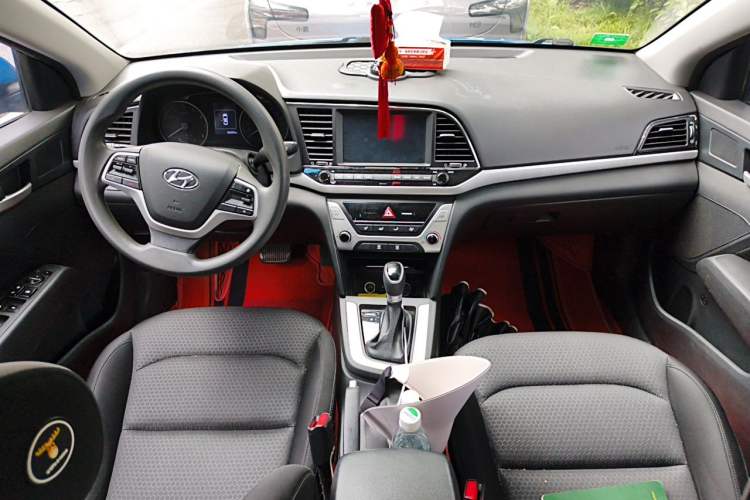 Used Hyundai Elantra (6th Generation / Lingdong) 2016 1.6L Automatic ZhiXuan – Elite Version Center Console