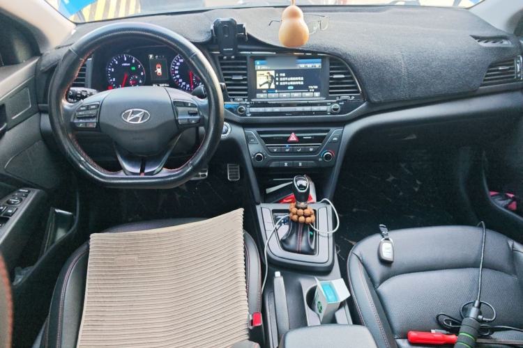 Used Hyundai Elantra (6th Generation / Lingdong) 2016 1.4T Dual-Clutch Xuan Dong·Elite Version Center Console