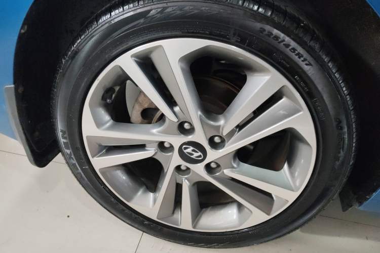 Used Hyundai Elantra (6th Generation / Lingdong) 2016 1.6L Automatic ZhiXuan – Elite Version Exterior 5