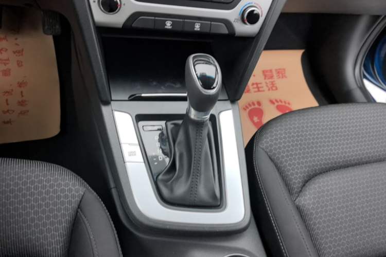 Used Hyundai Elantra (6th Generation / Lingdong) 2016 1.6L Automatic ZhiXuan – Elite Version Gear Lever