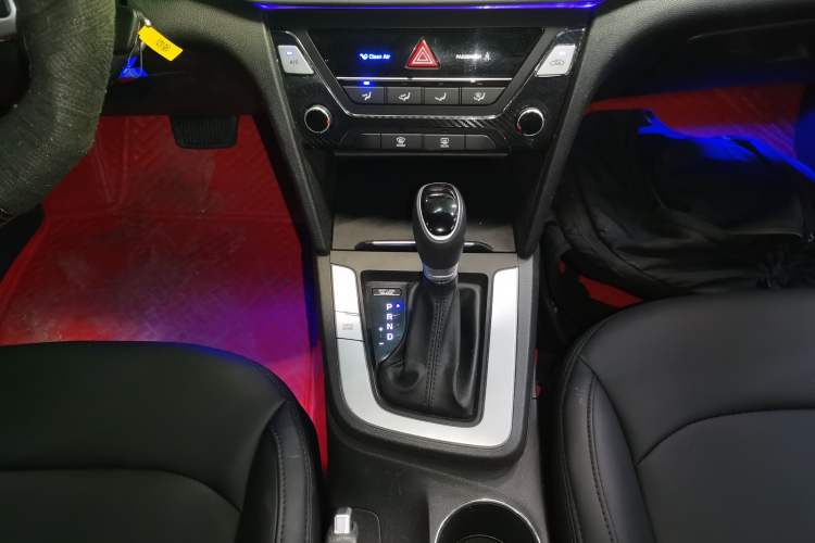 Used Hyundai Elantra (6th Generation / Lingdong) 2016 1.6L Automatic ZhiXuan – Elite Version Gear Lever