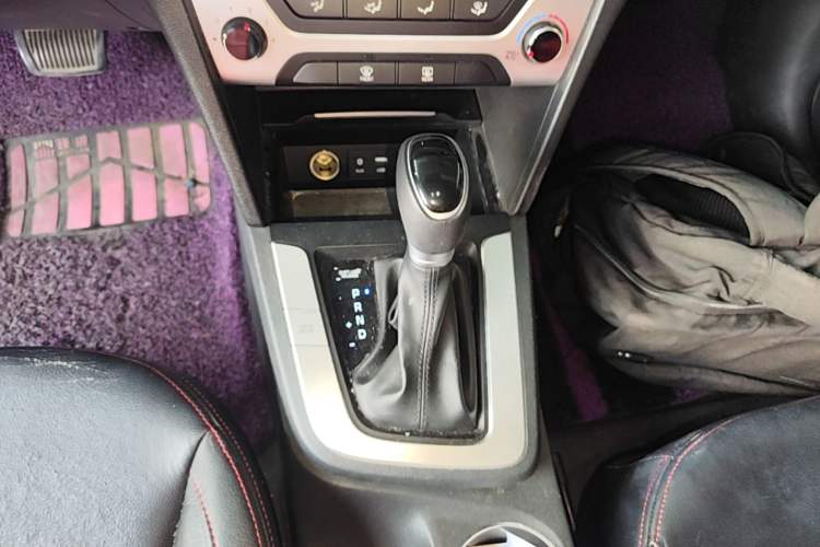 Used Hyundai Elantra (6th Generation / Lingdong) 2016 1.6L Automatic ZhiXuan – Elite Version Gear Lever