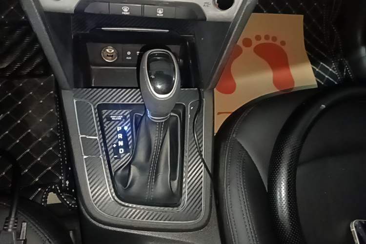 Used Hyundai Elantra (6th Generation / Lingdong) 2016 1.6L Automatic ZhiXuan – Elite Version Gear Lever