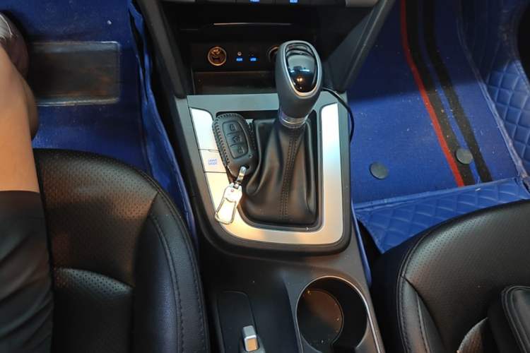 Used Hyundai Elantra (6th Generation / Lingdong) 2016 1.6L Automatic ZhiXuan – Elite Version Gear Lever
