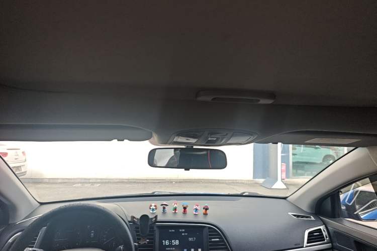 Used Hyundai Elantra (6th Generation / Lingdong) 2016 1.6L Automatic ZhiXuan – Elite Version Headliner