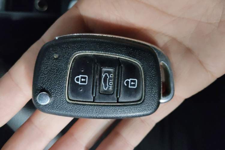 Used Hyundai Elantra (6th Generation / Lingdong) 2016 1.6L Automatic ZhiXuan – Elite Version Interior 1