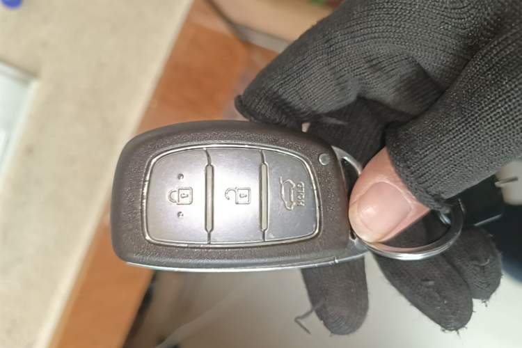 Used Hyundai Elantra (6th Generation / Lingdong) 2016 1.6L Automatic ZhiXuan – Elite Version Interior 1