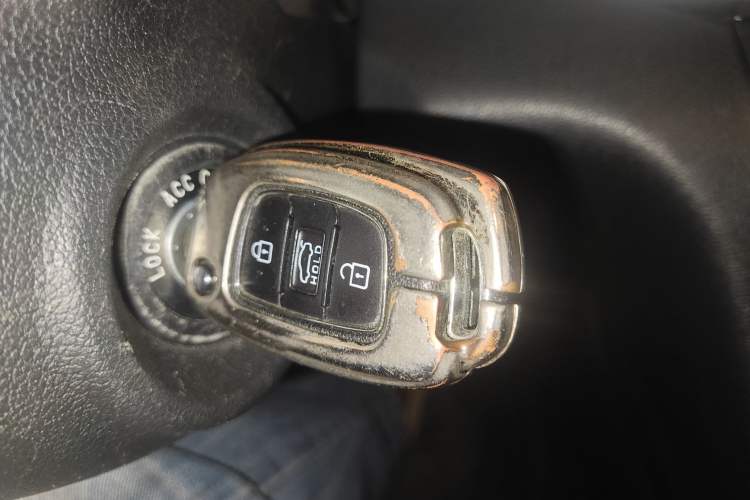 Used Hyundai Elantra (6th Generation / Lingdong) 2016 1.6L Automatic ZhiXuan – Elite Version Interior 1