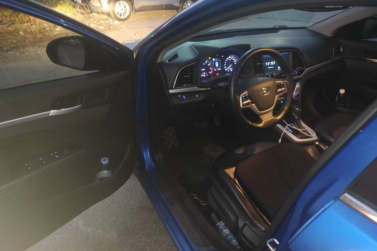 Used Hyundai Elantra (6th Generation / Lingdong) 2016 1.6L Automatic ZhiXuan – Elite Version Interior 3
