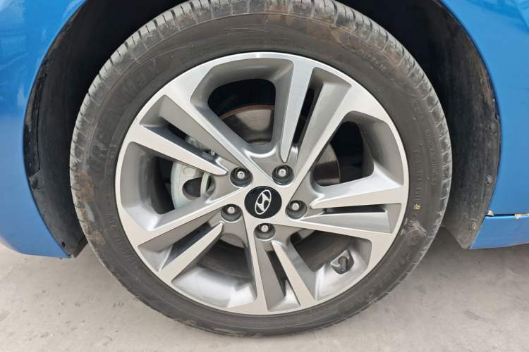 Used Hyundai Elantra (6th Generation / Lingdong) 2016 1.6L Automatic ZhiXuan – Elite Version Left Front Wheel Hub