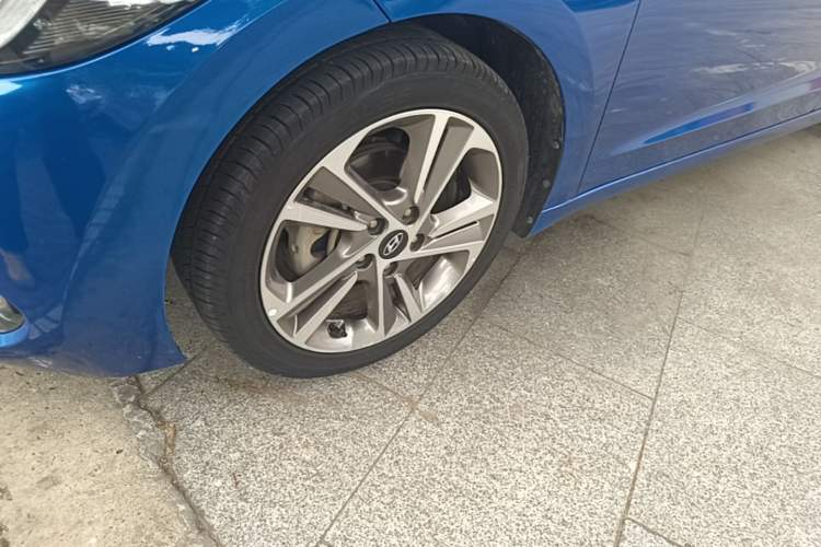 Used Hyundai Elantra (6th Generation / Lingdong) 2016 1.6L Automatic ZhiXuan – Elite Version Left Front Wheel Hub