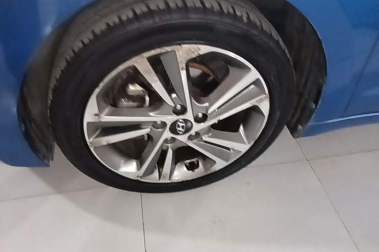 Used Hyundai Elantra (6th Generation / Lingdong) 2016 1.6L Automatic ZhiXuan – Elite Version Left Front Wheel Hub