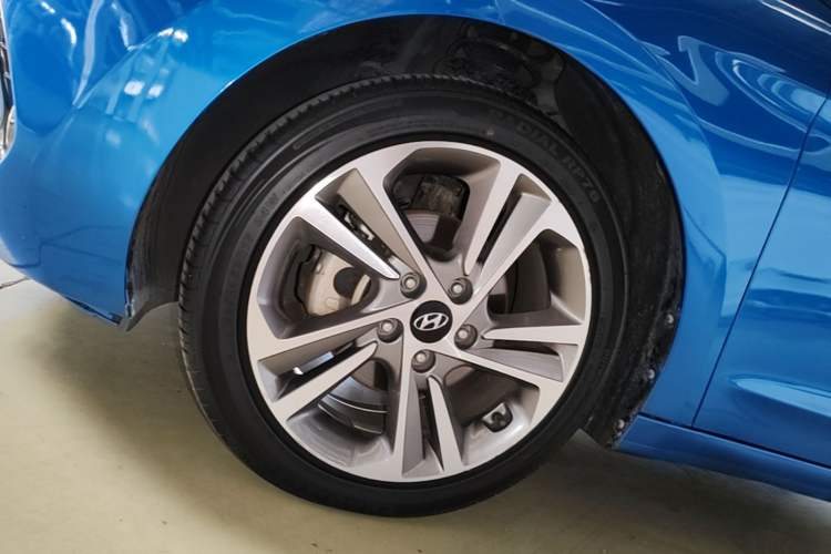 Used Hyundai Elantra (6th Generation / Lingdong) 2016 1.6L Automatic ZhiXuan – Elite Version Left Front Wheel Hub