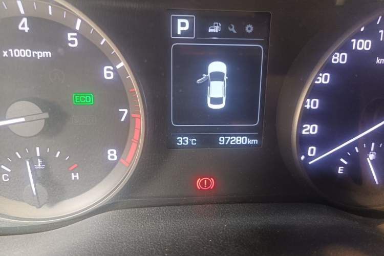Used Hyundai Elantra (6th Generation / Lingdong) 2016 1.6L Automatic ZhiXuan · Luxury Version Odometer Close Up