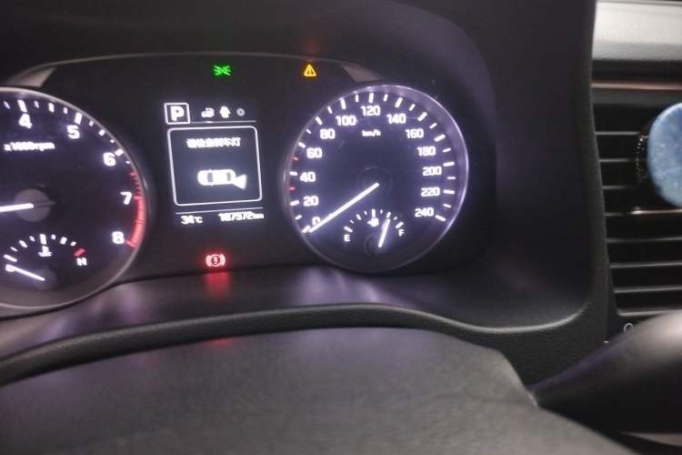 Used Hyundai Elantra (6th Generation / Lingdong) 2016 1.6L Automatic ZhiXuan – Elite Version Odometer Close Up