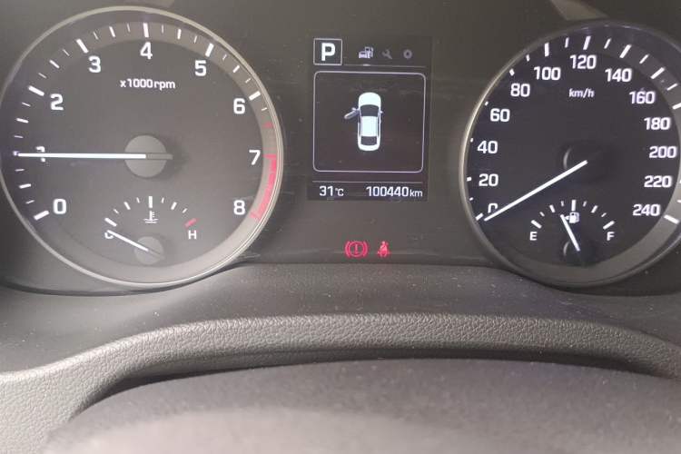 Used Hyundai Elantra (6th Generation / Lingdong) 2016 1.6L Automatic ZhiXuan – Elite Version Odometer Close Up