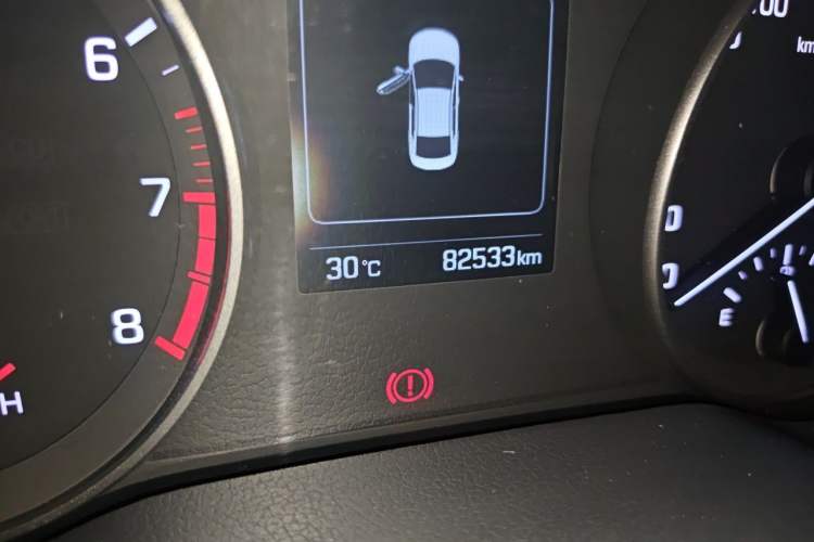 Used Hyundai Elantra (6th Generation / Lingdong) 2016 1.6L Automatic ZhiXuan – Elite Version Odometer Close Up